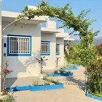 Modern With Garden, Near - El Greco No 2 *