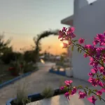 Modern With Garden, Near - El Greco No 2 Apartment
