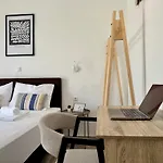 Modern With Garden, Near - El Greco No 2 *